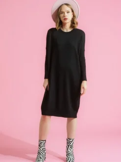 Aarre Nooa mekko, Musta