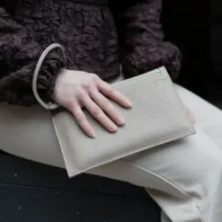 Miiko clutch, Titan