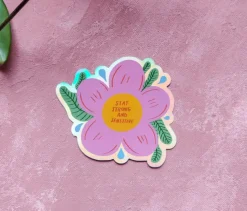 Pikku paperi Stay Strong & Sensitive tarra