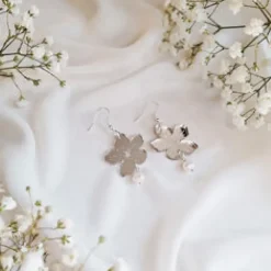 Valla Magnolia Helmi korvakorut