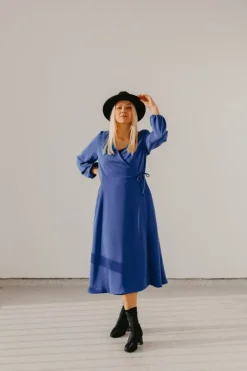 Viljava Karla kietaisumekko, Sininen